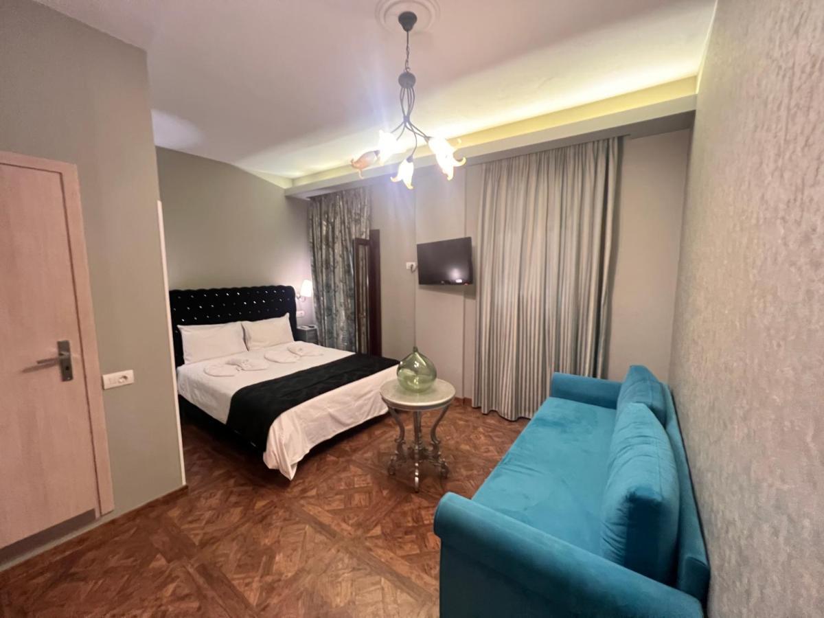 Dafni 4*